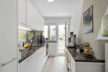 Moderne Küche und Rigi-Balkon - Wohnung - Küssnacht am Rigi