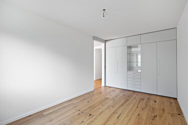 Büro / Schlafzimmer mit Einbauschränke - Wohnung - Luzern