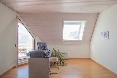 Büro mit Balkon - Wohnung - Hergiswil NW